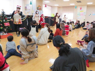 写真:12月14日活動風景・みんなでクリスマスダンス