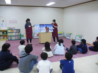 フォンテ文庫団体利用の様子