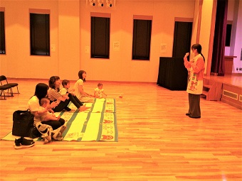 写真：おはなしはっぴぃタイム