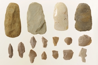 Photo：Lithic artifacts execavated from the Jizouden Site 2.