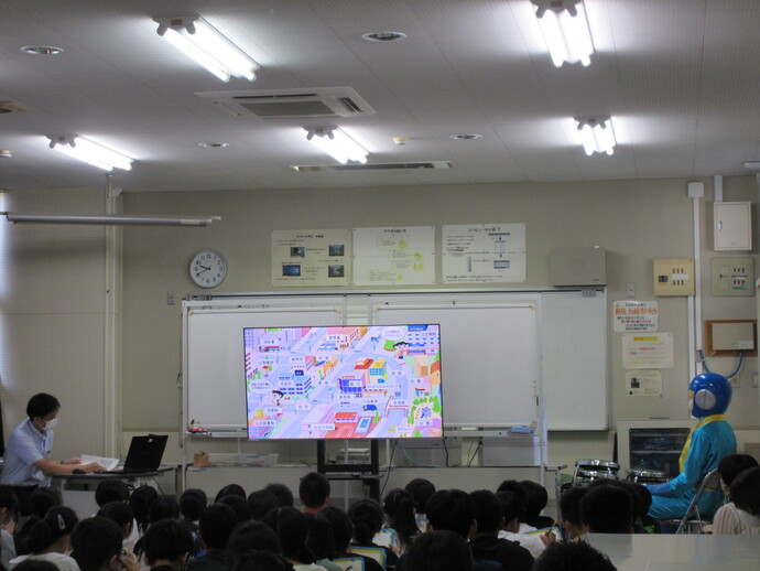 飯島南小学校での授業風景