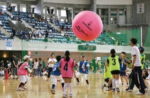 写真：スポーツをしている様子