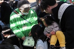 写真:どうぶつ解説のお手伝い