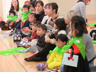 写真:10月30日活動風景・バッグとマントが完成