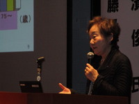 写真：秋山先生　講演の様子3