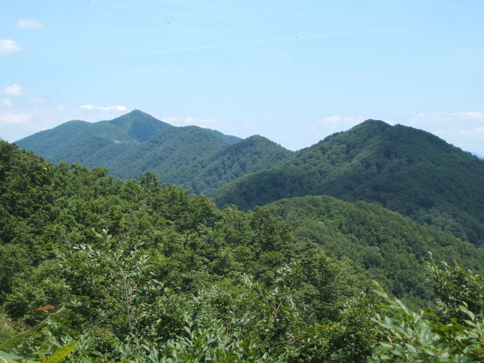 写真：中岳から見た太平山