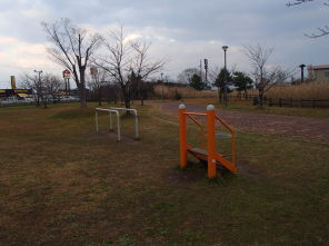 写真：光沼近隣公園の介護予防器具2