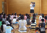 写真:交通安全指導の様子1