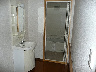 写真：牛島清水町Bタイプの洗面脱衣室・浴室