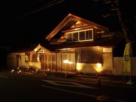 写真：渡幸さん町家のライトアップ