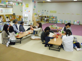 作ってあそぼう工作会の様子