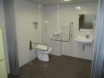 多目的トイレ内部