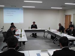 写真：第4回検討委員会検討状況2