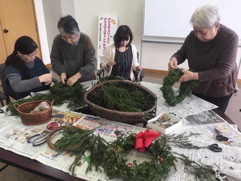 クリスマスリースとクリスマスキャンドルづくり