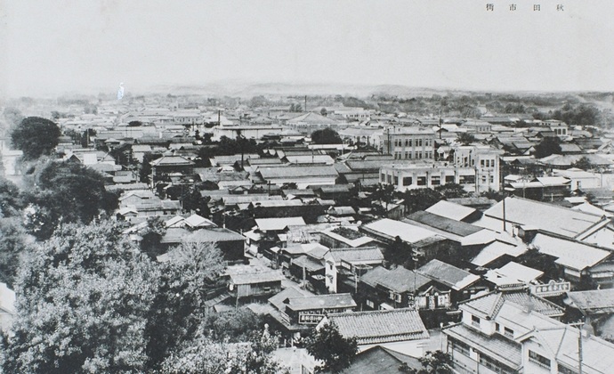 久保田城跡（千秋公園）から見た大町方面