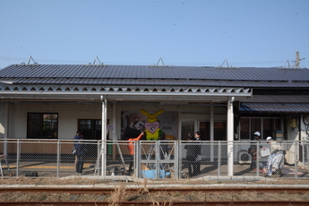 JR新屋駅ホームの様子