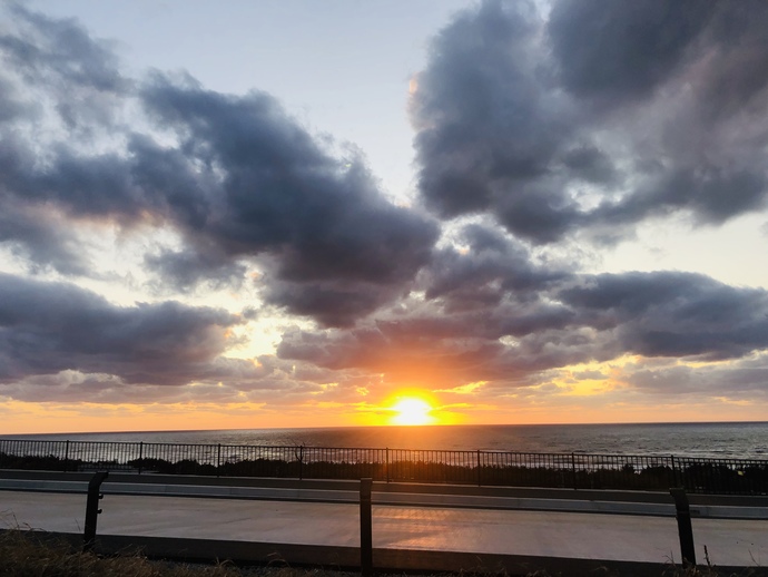 下浜サンセットロードから見える夕日の写真