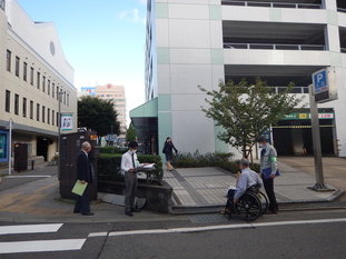 秋田駅周辺地区の点検の様子2