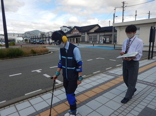 土崎駅周辺地区のまち歩き点検の様子