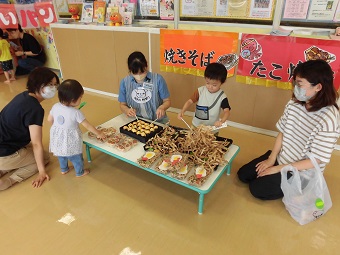 写真：お店屋さんごっこ