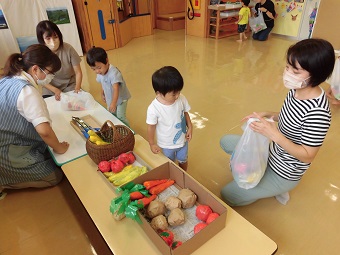 写真：お店屋さんごっこ