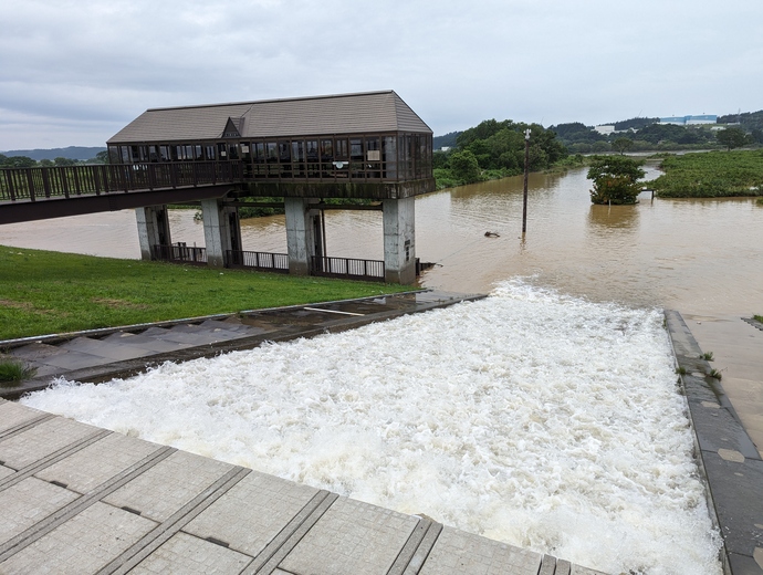 古川排水樋門排水状況2