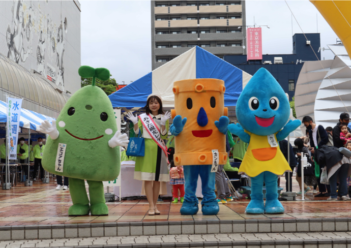 エコアちゃん、観光レディー、カンちゃん、カデルくんの写真