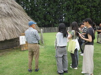 写真　県外高校ガイドの様子
