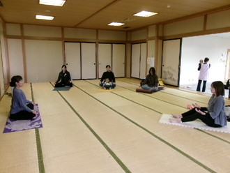 写真：ルーシーダットンの様子1