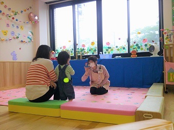 写真：おはなしはっぴぃタイム