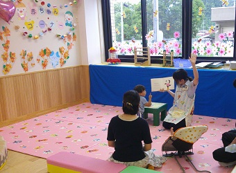 写真:おはなしはっぴぃタイム