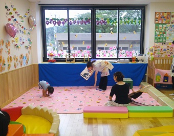 写真:おはなしはっぴぃタイム