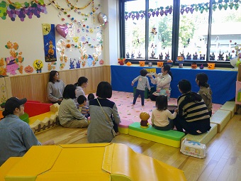 写真:おはなしはっぴぃタイム