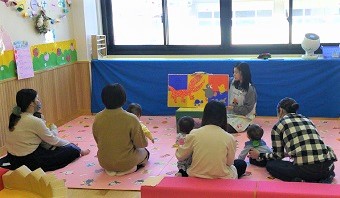 写真：おはなしはっぴぃタイム