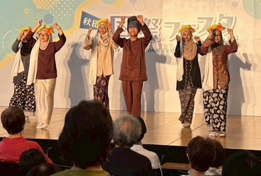 ステージパフォーマンスの様子