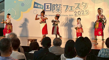 ステージパフォーマンスの様子