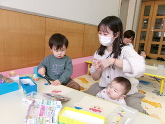 写真：豆まきの様子1