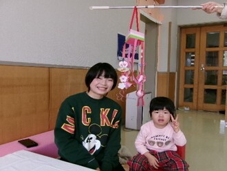 写真：おひなさまづくりの様子6